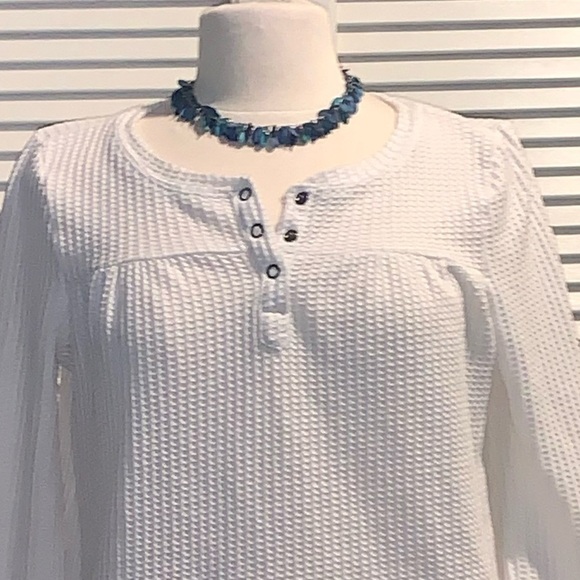 White waffle knit Henley with snaps - Picture 2 of 7